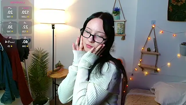 Snapshot of Kira2Kiss chatting on 11.09.25 Kira2Kiss online show from 11.09.25