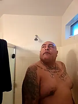 Snapshot of B1GLO chatting on 11.11.25 B1GLO online show from 11.11.25