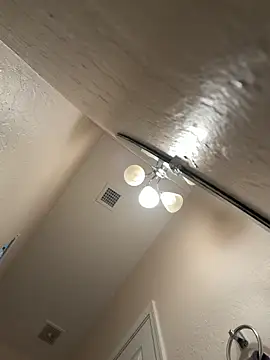 Snapshot of B1GLO chatting on 02.25.26 B1GLO online show from 02.25.26