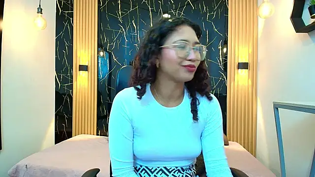 Snapshot of SamanthaFox_8 chatting on 05.05.26 SamanthaFox 8 online show from 05.05.26