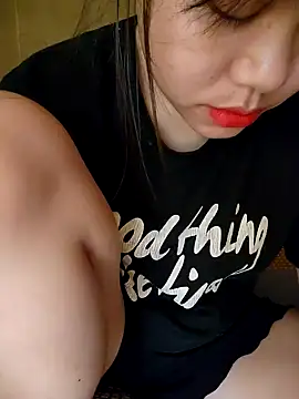 Snapshot of Misu-u chatting on 10.10.25 Misu-u online show from 10.10.25