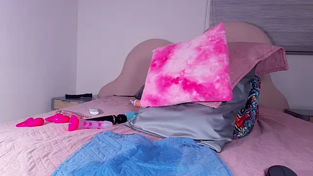 Snapshot of lu_mystic chatting on 04.11.26 lu mystic online show from 04.11.26