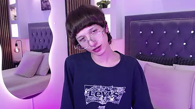 Snapshot of Emo_Boy_ chatting on 04.30.26 Emo Boy online show from 04.30.26