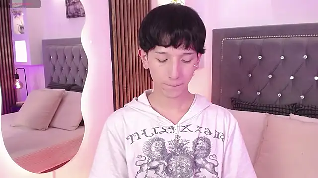 Snapshot of Emo_Boy_ chatting on 05.28.26 Emo Boy online show from 05.28.26