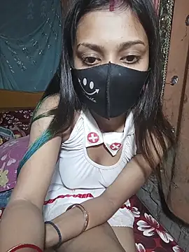 Snapshot of Stripchatdolly chatting on 10.31.25 Stripchatdolly online show from 10.31.25