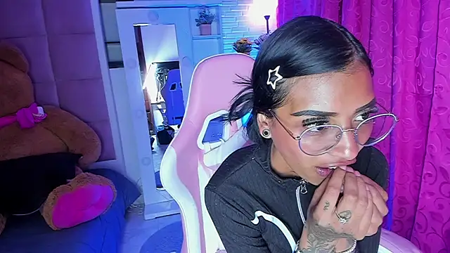 KarlaSlutSkinny   online show from 03.10.26