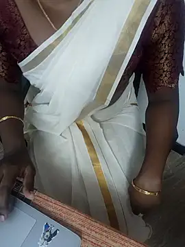 Snapshot of Tamilmallu-duskygirl03 chatting on 11.02.25 Tamilmallu-duskygirl03 online show from 11.02.25