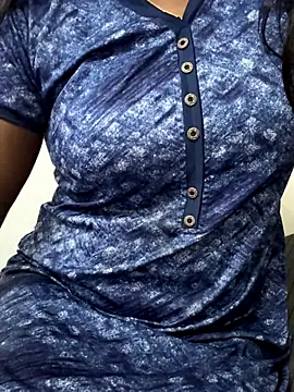 Snapshot of Tamilmallu-duskygirl03 chatting on 11.09.25 Tamilmallu-duskygirl03 online show from 11.09.25