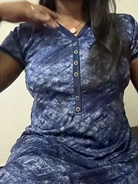 Snapshot of Tamilmallu-duskygirl03 chatting on 11.12.25 Tamilmallu-duskygirl03 online show from 11.12.25