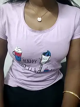 Snapshot of Tamilmallu-duskygirl03 chatting on 11.15.25 Tamilmallu-duskygirl03 online show from 11.15.25