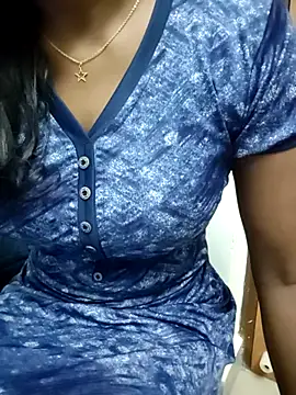 Snapshot of Tamilmallu-duskygirl03 chatting on 12.14.25 Tamilmallu-duskygirl03 online show from 12.14.25