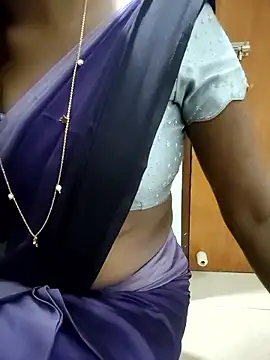 Snapshot of Tamilmallu-duskygirl03 chatting on 01.12.26 Tamilmallu-duskygirl03 online show from 01.12.26