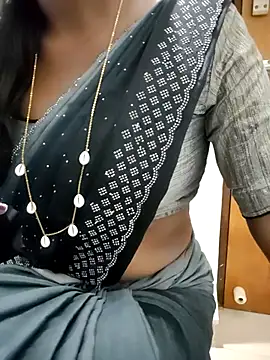 Snapshot of Tamilmallu-duskygirl03 chatting on 01.13.26 Tamilmallu-duskygirl03 online show from 01.13.26