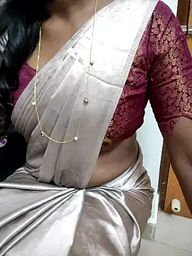 Snapshot of Tamilmallu-duskygirl03 chatting on 01.17.26 Tamilmallu-duskygirl03 online show from 01.17.26