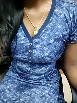 Snapshot of Tamilmallu-duskygirl03 chatting on 01.31.26 Tamilmallu-duskygirl03 online show from 01.31.26