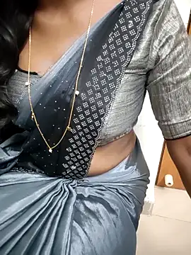 Snapshot of Tamilmallu-duskygirl03 chatting on 02.04.26 Tamilmallu-duskygirl03 online show from 02.04.26