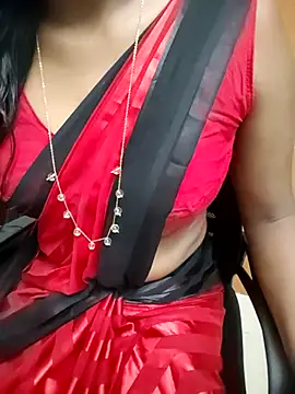 Snapshot of Tamilmallu-duskygirl03 chatting on 02.06.26 Tamilmallu-duskygirl03 online show from 02.06.26