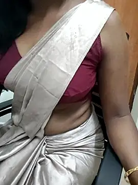 Snapshot of Tamilmallu-duskygirl03 chatting on 02.19.26 Tamilmallu-duskygirl03 online show from 02.19.26