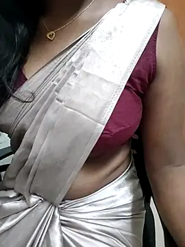 Snapshot of Tamilmallu-duskygirl03 chatting on 03.02.26 Tamilmallu-duskygirl03 online show from 03.02.26