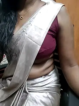 Snapshot of Tamilmallu-duskygirl03 chatting on 06.06.26 Tamilmallu-duskygirl03 online show from 06.06.26