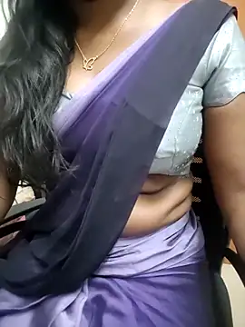 Snapshot of Tamilmallu-duskygirl03 chatting on 06.07.26 Tamilmallu-duskygirl03 online show from 06.07.26