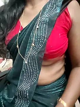 Snapshot of Tamilmallu-duskygirl03 chatting on 06.08.26 Tamilmallu-duskygirl03 online show from 06.08.26