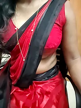 Snapshot of Tamilmallu-duskygirl03 chatting on 06.17.26 Tamilmallu-duskygirl03 online show from 06.17.26