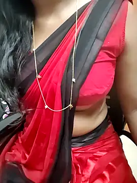 Snapshot of Tamilmallu-duskygirl03 chatting on 06.29.26 Tamilmallu-duskygirl03 online show from 06.29.26