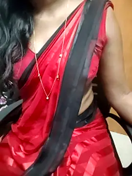 Snapshot of Tamilmallu-duskygirl03 chatting on 06.29.26 Tamilmallu-duskygirl03 online show from 06.29.26