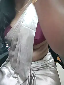 Snapshot of Tamilmallu-duskygirl03 chatting on 07.03.26 Tamilmallu-duskygirl03 online show from 07.03.26