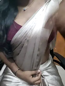 Snapshot of Tamilmallu-duskygirl03 chatting on 07.03.26 Tamilmallu-duskygirl03 online show from 07.03.26