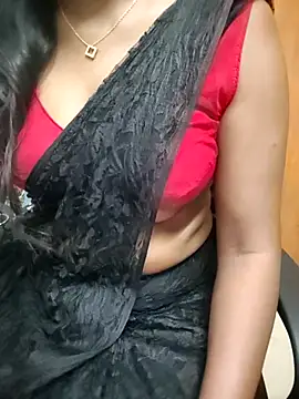 Snapshot of Tamilmallu-duskygirl03 chatting on 07.04.26 Tamilmallu-duskygirl03 online show from 07.04.26