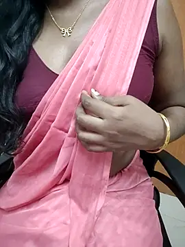 Snapshot of Tamilmallu-duskygirl03 chatting on 07.07.26 Tamilmallu-duskygirl03 online show from 07.07.26