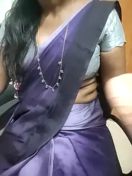 Snapshot of Tamilmallu-duskygirl03 chatting on 07.10.26 Tamilmallu-duskygirl03 online show from 07.10.26