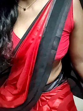 Snapshot of Tamilmallu-duskygirl03 chatting on 07.16.26 Tamilmallu-duskygirl03 online show from 07.16.26