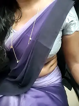 Snapshot of Tamilmallu-duskygirl03 chatting on 07.19.26 Tamilmallu-duskygirl03 online show from 07.19.26
