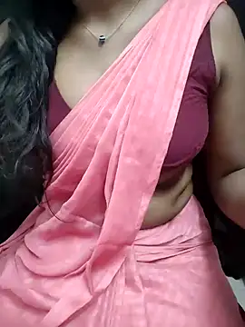 Snapshot of Tamilmallu-duskygirl03 chatting on 07.30.26 Tamilmallu-duskygirl03 online show from 07.30.26
