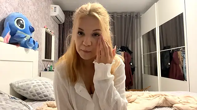 Snapshot of Randa_babygirl chatting on 10.23.25 Randa babygirl online show from 10.23.25