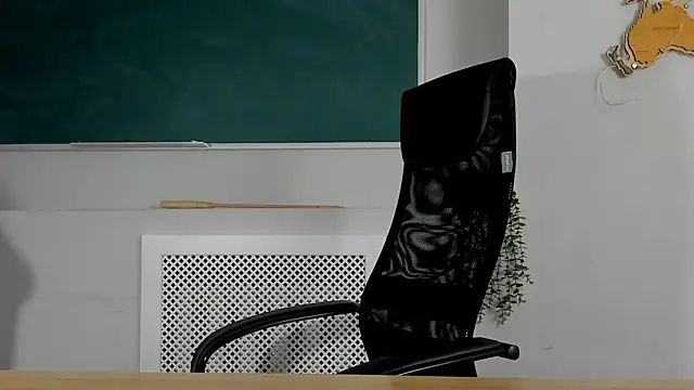 ClaireMathis online show from 04.07.26