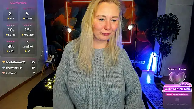 Snapshot of scent__of_woman chatting on 02.03.26 scent of woman online show from 02.03.26