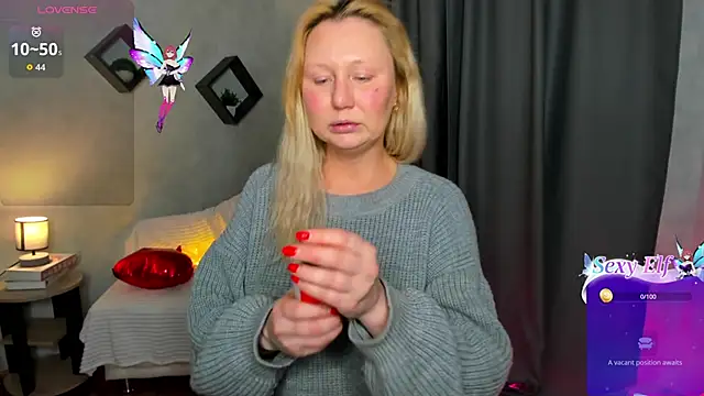 Snapshot of scent__of_woman chatting on 03.04.26 scent of woman online show from 03.04.26