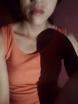 Snapshot of evenla chatting on 10.18.25 evenla online show from 10.18.25