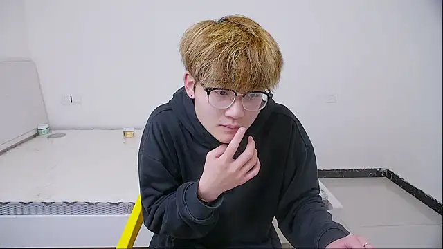 KK-cuteboy online show from 04.03.26