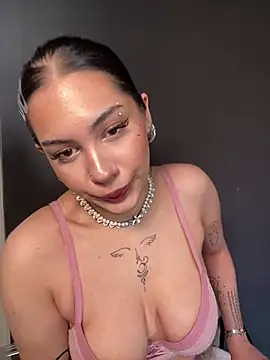 LoraShines online show from 07.20.26