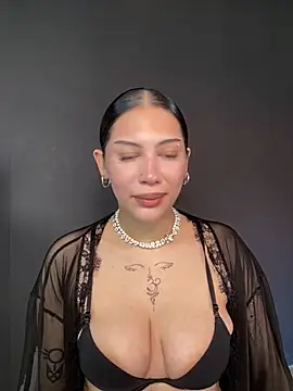 LoraShines online show from 07.24.26
