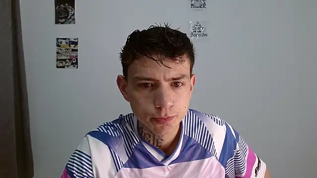 Snapshot of hot_teo_ chatting on 12.04.25 hot teo online show from 12.04.25