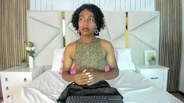 Snapshot of rebeca_brown_ chatting on 10.09.25 rebeca brown online show from 10.09.25