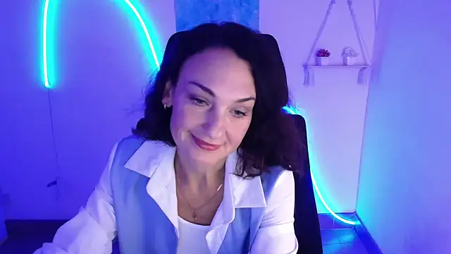 Snapshot of Rosie_Rosee chatting on 10.18.25 Rosie Rosee online show from 10.18.25