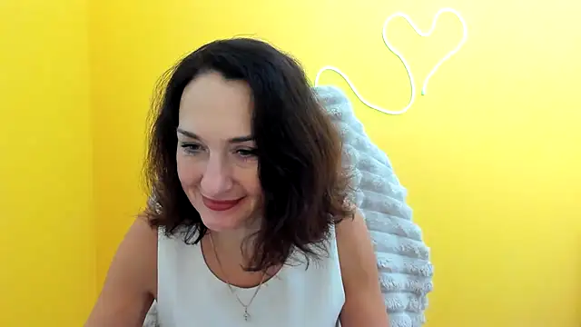 Snapshot of Rosie_Rosee chatting on 11.06.25 Rosie Rosee online show from 11.06.25