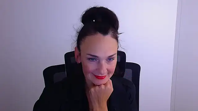 Snapshot of Rosie_Rosee chatting on 11.29.25 Rosie Rosee online show from 11.29.25